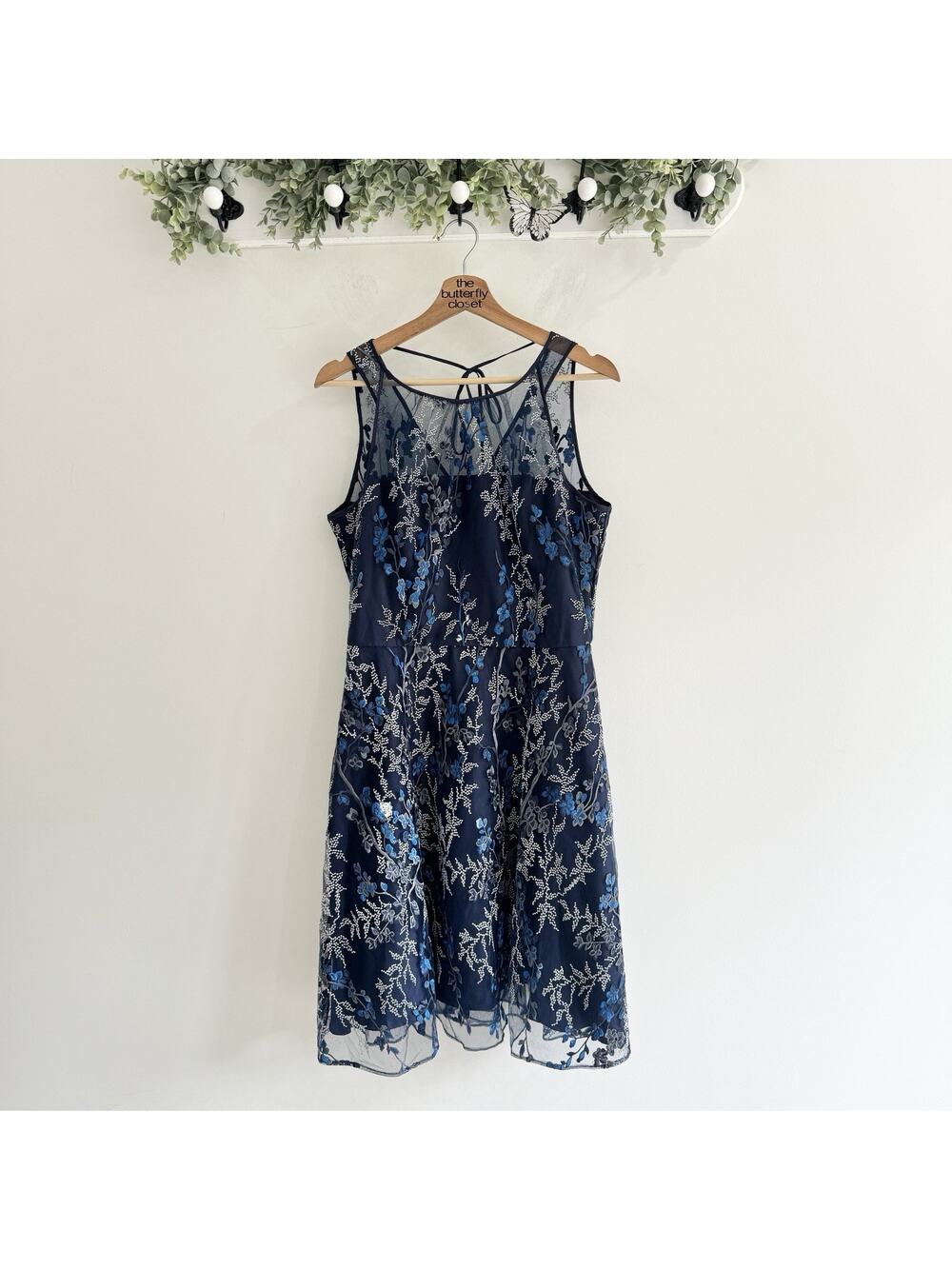 WHBM navy Floral Lace Inset Chiffon Embroidered Shift Dress Size 10 MM5232